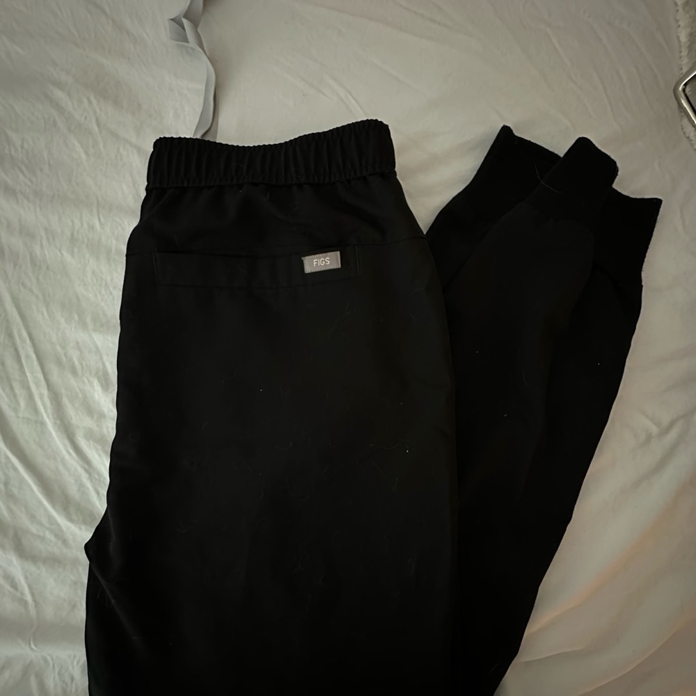 FIGS Men’s Black Tansen Jogger Scrub Pants